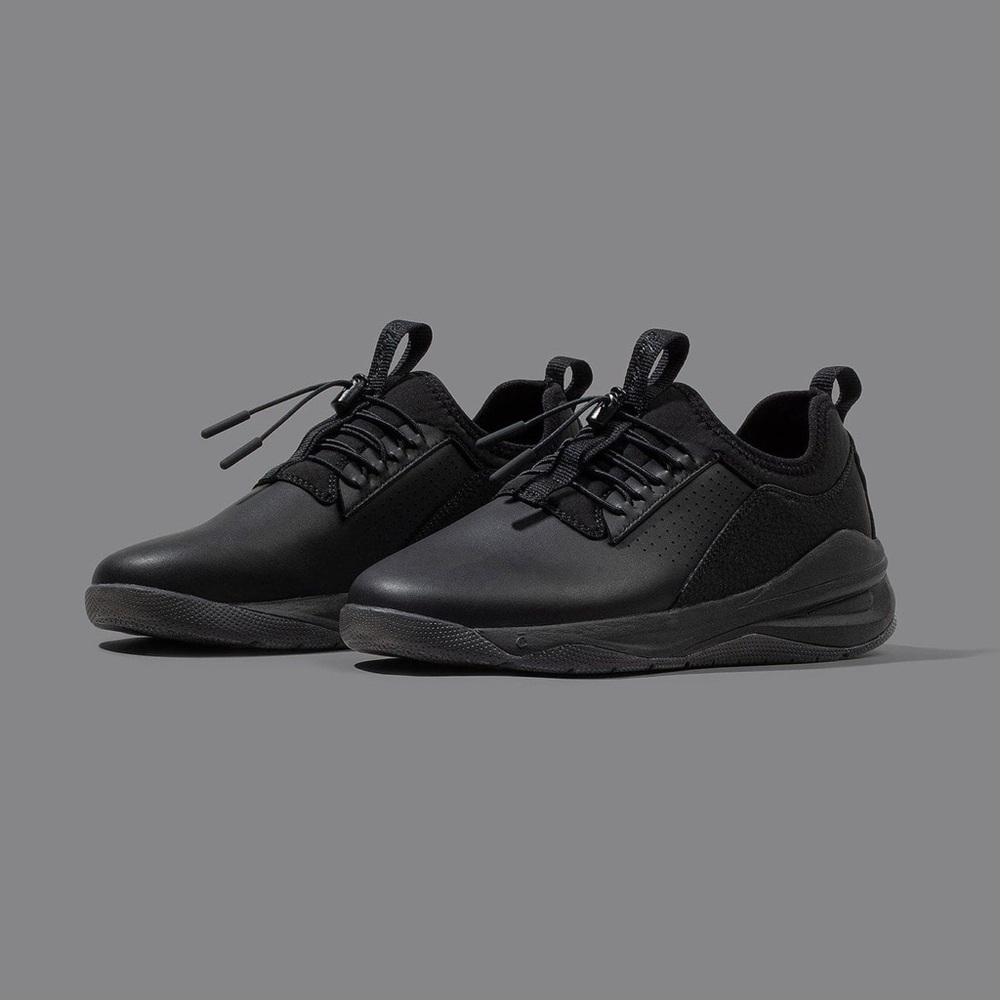 Clove Classic Women’s Nursing Shoes in All Black Option size 7.5 New without box